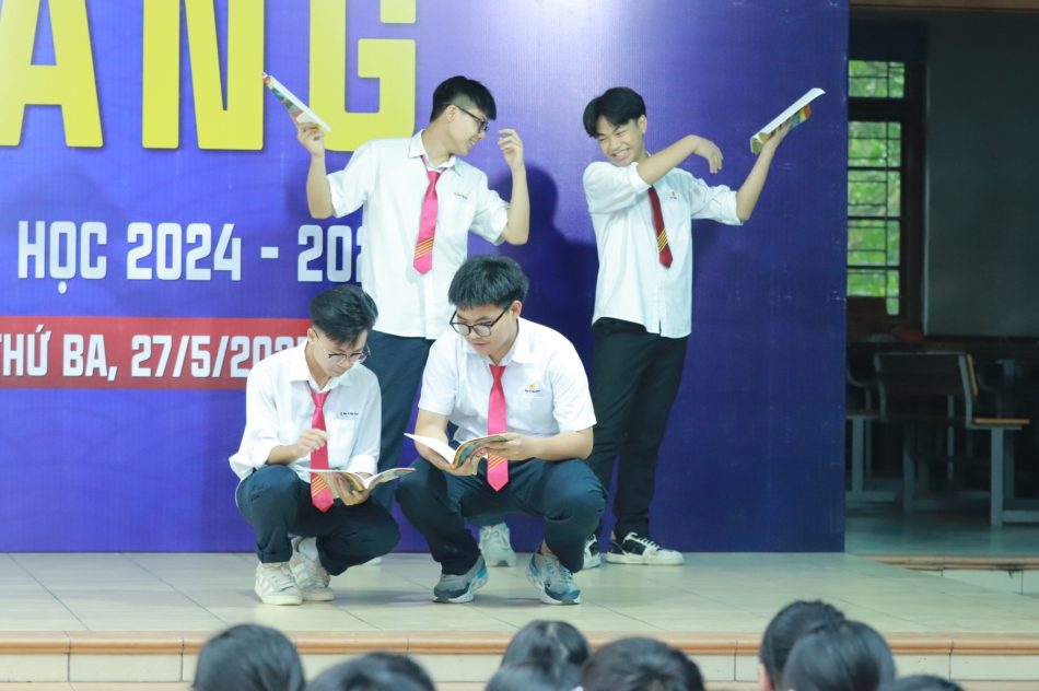 📹THANH XUÂN RỰC RỠ 🎓 10AB THPT MINH TRÍ – BẾ GIẢNG NĂM HỌC 2024-2025
