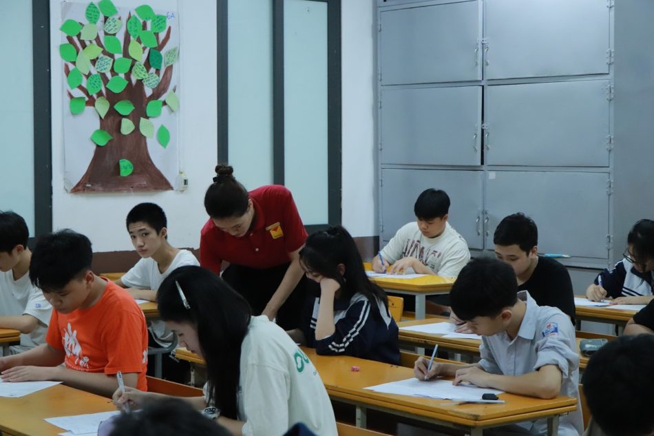 THÔNG BÁO TUYỂN SINH ĐỢT 3 (XÉT ĐIỂM THI VÀO 10) NĂM HỌC 2025-2026 (KHOÁ 2)